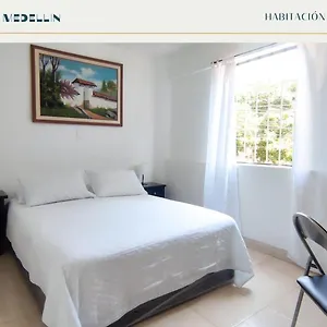  Pensión Hostal Casa Coliving Medellin